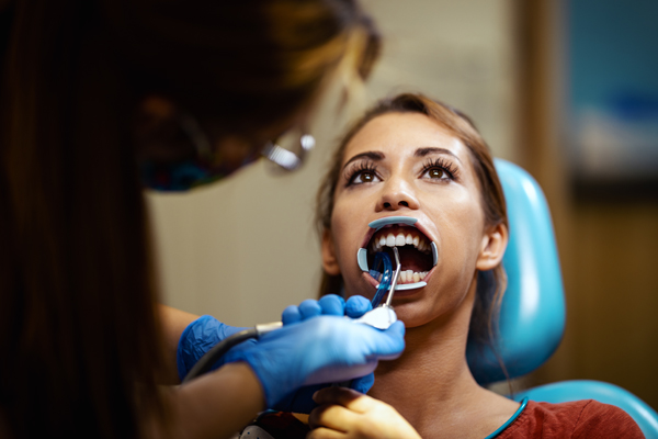 How A Family Dentist Uses Dental Bonding